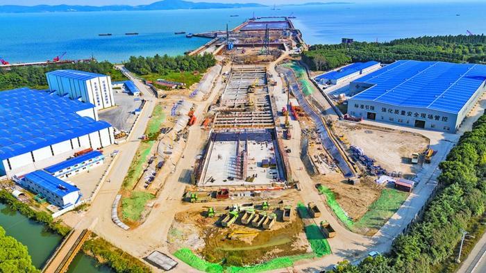 2018年10月18日，太湖隧道施工打通水陸連接。